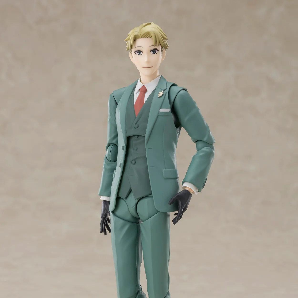 Loid Forger S.H.Figuarts Spy x Family - Image 3