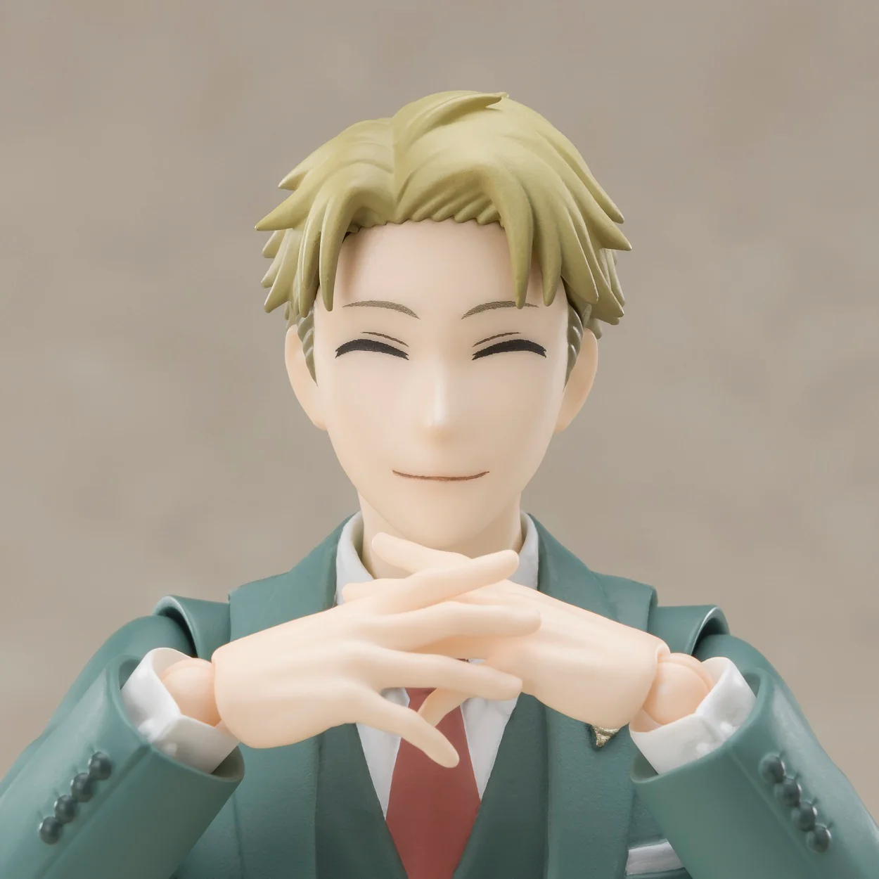 Loid Forger S.H.Figuarts Spy x Family - Image 4