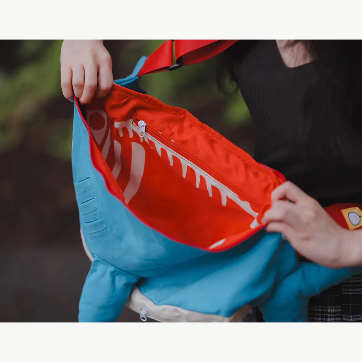 ohmonah Shark Duffle - Image 9